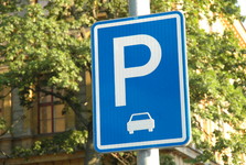V centru Poděbrad výrazně zdraží parkování. Od září bude stát 40 korun na hodinu